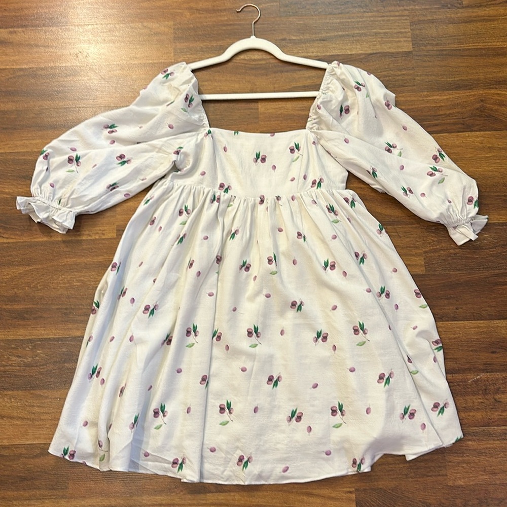 Storia White Floral Puff-Sleeve Mini Dress
